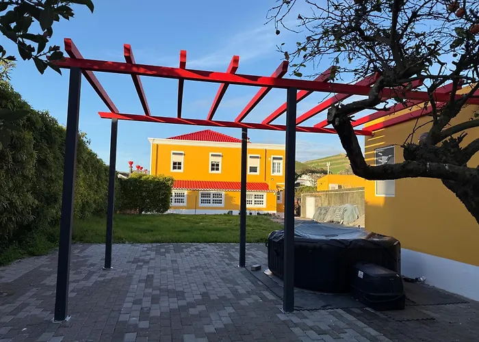 Golden Mermaid Villa, Big Amenities - Small Price Inn Ribeira Grande