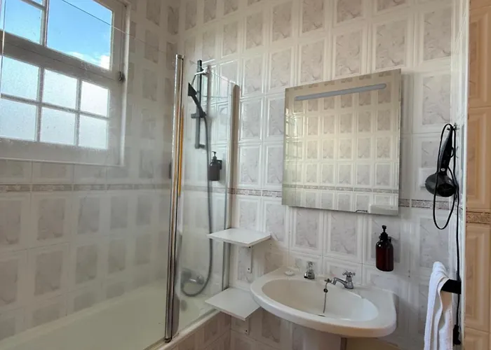 Golden Mermaid Villa, Big Amenities - Small Price