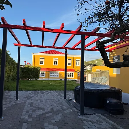 Golden Mermaid Villa, Big Amenities - Small Price Inn Ribeira Grande