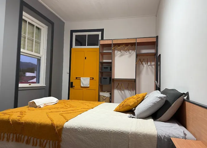 Golden Mermaid Villa, Big Amenities - Small Price *